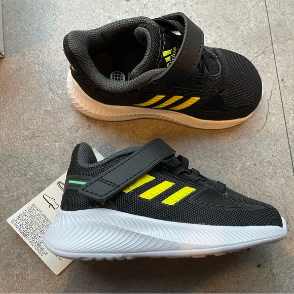 Baby Adidas shoes - Picture 2 of 6